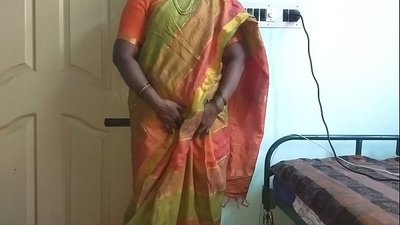 Indian desi maid ho bontša matsoele a hae a tlhaho ho mong'a ntlo