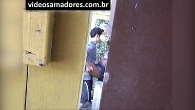 Lifilimi tsa Voyeur tse banyalani ba bacha ba ferekaneng ho fihlela a sibolla video